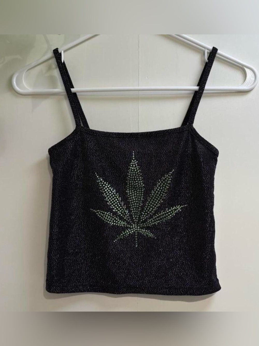 Black and green rhinestone weed leaf tank top 💚🖤